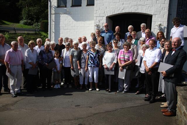 Treffen der Jubelkonfirmanden in Bielstein. | Foto: Michael Hegers