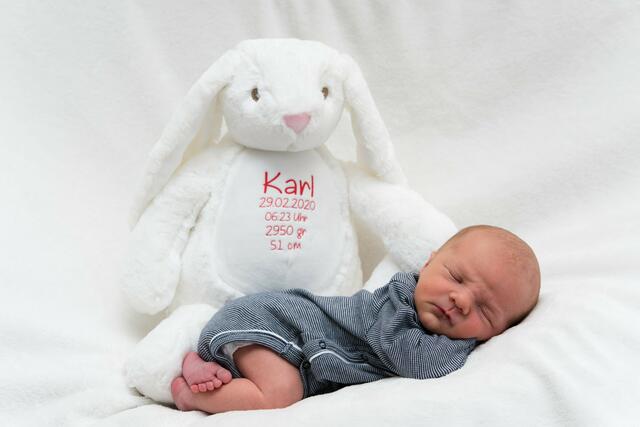 Seinen ersten „richtigen Geburtstag“ erlebt der kleine Karl in diesem Jahr. | Foto: privat/Van Porten