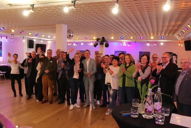 Die WGH-Mitglieder und Gäste des Frühlingsfestes freuen sich auf das Stadtbezirksfest vom 14. bis 16. Juni.  | Foto: mt