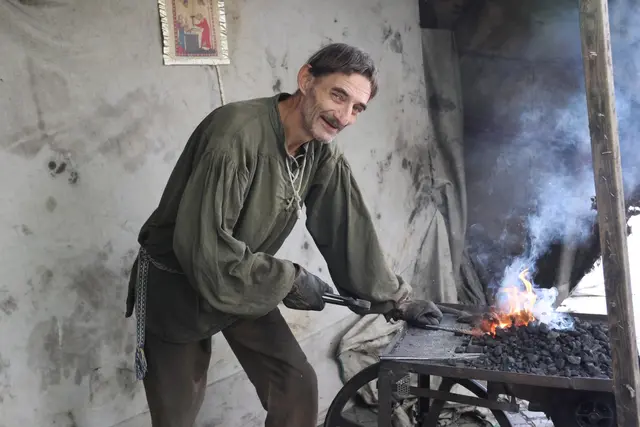 Altes Handwerk aufleben lassen - eines der Ziele des Mittelaltermarktes. | Foto: Kupper