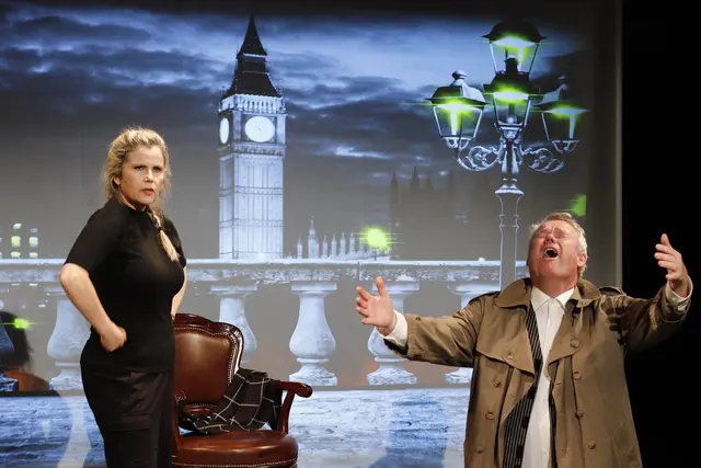 Mit „Der Mönch mit der Klatsche“ mit Michaela Schaffrath und Stefan Keim startet am Donnerstag, 18. September die neue Spielzeit im Frechener Stadtsaal. 
 | Foto: Contra-Kreis-Theater