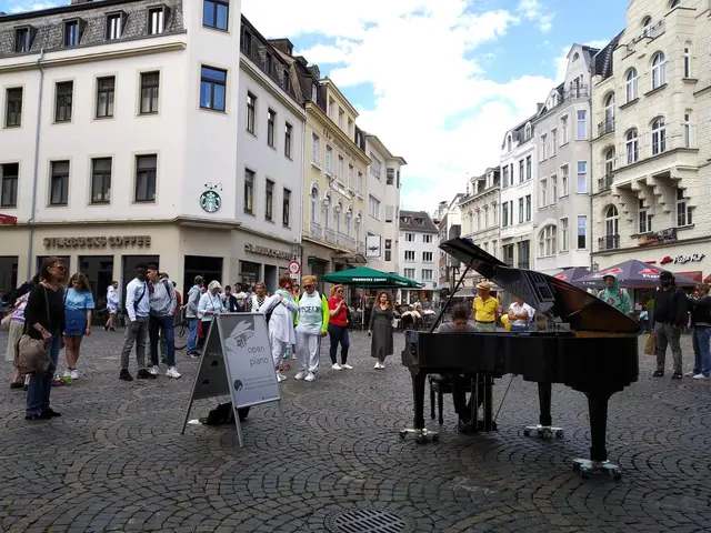 Auch dieses Jahr werden sich Menschen beim Open Piano in Bonn treffen und gemeinsam Musik spielen und erleben.  | Foto: Veranstalter