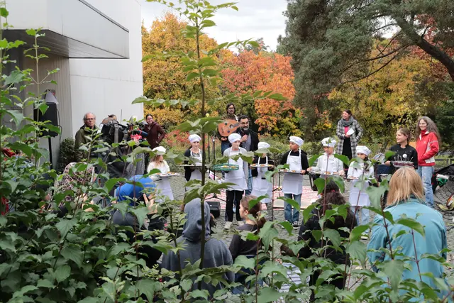 Die jungen Köche kamen gut an bei den Gästen des Herbstfestes.  | Foto: we