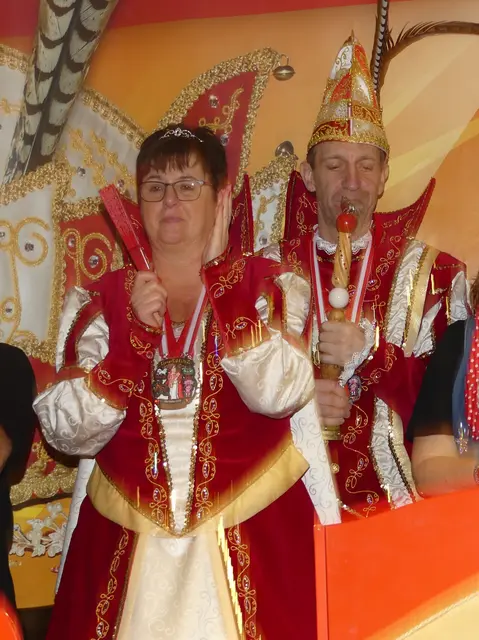 Prinzessin Elke II. und ihr Prinz Elmar I. konnten ihr Glück noch nicht ganz fassen.  | Foto: Gast