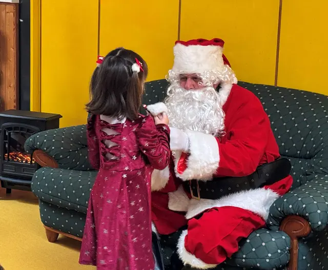 Der Nikolaus besuchte die Kita Sonnenstrahlen. | Foto: Kita