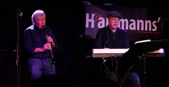 Yves Guiet und Marcus Hartmanns sorgen für die musikalischen Intermezzi:  | Foto: Veranstalter