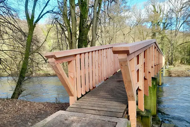 Die aktuelle Bauwerksprüfung bescheinigt der nun auch optisch aufgewerteten Brückenkonstruktion einen sehr guten Zustand.
  | Foto: stadt Lohmar