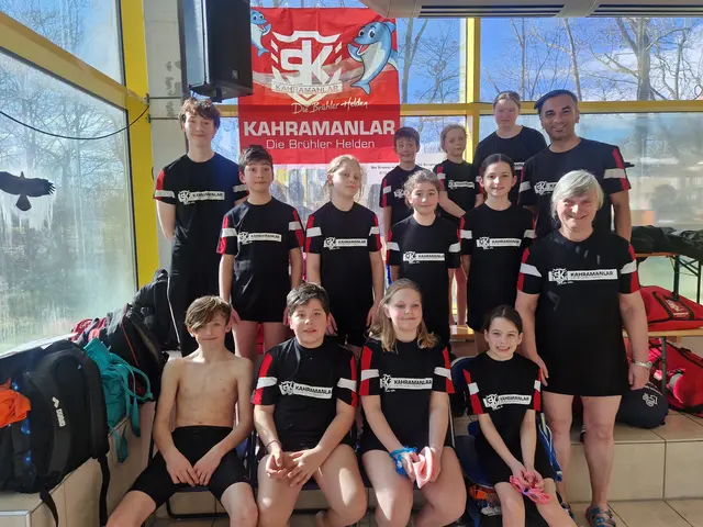 Mit zwölf Schwimmerinnen und Schwimmern nahm das Team von KAHRAMANLAR - Die Brühler Helden am Schwimmfest im Sportparkbad Bergheim teil. | Foto: Ayesha Iqbal