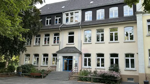 An der Paul-Gerhardt-Schule in Beuel-Zentrum schreiten die Sanierungsarbeiten und die geplanten Ausbauvorhaben voran. | Foto: Bundesstadt Bonn