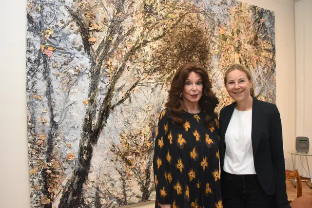Bei der Stiftung für Kunst und Kultur an der Viktoriastraße 26 stellten Beatrice Nickl und die zu Kunstkatalogen erfahrene Beatrice Blank die Ausstellung vor.  | Foto: AS