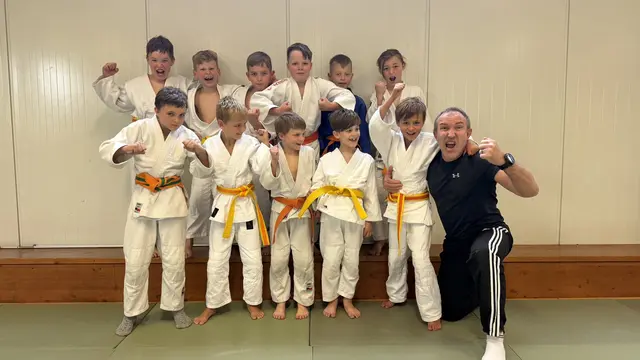 Die männliche U11-Mannschaft der Judoabteilung des Brühler TV nach dem erfolgreichen Wettkampftag.
  | Foto: Robert Glatzel