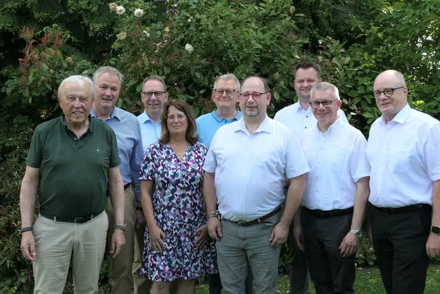Werner Sülzer, Dr. Carsten Brodesser, Jochen Hagt, Gerlinde Müller, Hans Peter Scheurer, Torsten Wolter, Christian Berger, Bürgermeister Sven Engelmann, Armin Brückmann (v.l.).  | Foto: CDU Lindlar