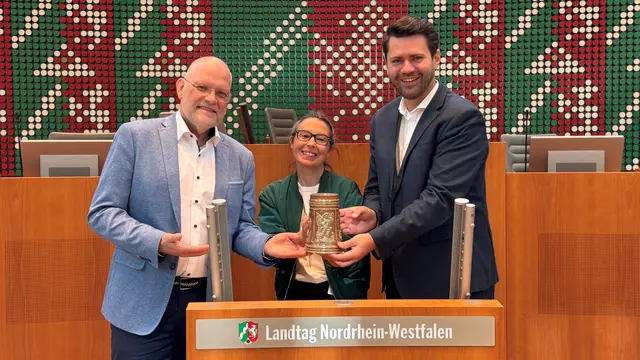 Treffen in Düsseldorf: (v.l.) Guido Kohlenbach (LVR), Keramion-Leiterin Christine Otto und der CDU-Landtagsabgeordnete Thomas Okos.  | Foto: Maximilian Glaubitz, Landtagsbüro Okos