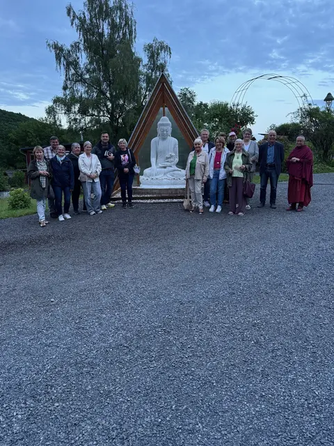 Die WeG-Gemeinschaft besuchte im Juni das buddhistische Kloster in Hassel. | Foto: Daniela Trójca