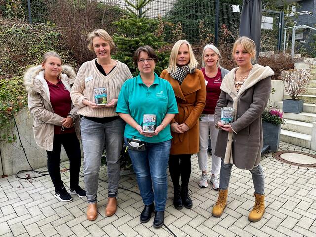 Die Mitarbeiterinnen des stationären Hospiz am EVK freuten sich über die Spende der Kindertagesstätte aus Odenthal. | Foto: EVK