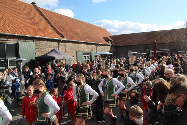 Ronja´s Räuberhorde, das Kinder- und Jugendtanzcorps der Urbacher Räuber, war beim diesjährigen Porzer Pänz Dance im Eltzhof dabei. | Foto: Flick