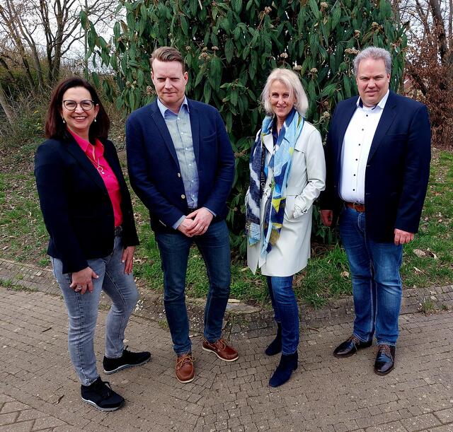 Barbara Lülsdorf, Dano Himmelrath, Angela Niethammer und Marcus Kitz bilden den neuen Vorstand. Nicht auf dem Foto: Hildegard Seemayer. | Foto: CDU-Fraktion Niederkassel