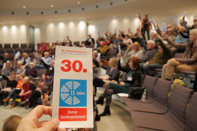 Das Bonner Spendenparlament unterstützt lokale Projekte.  | Foto: C. Hinz