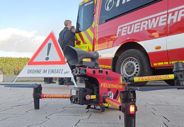 Zwei Fluggeräte werden beim Löschzug Manheim stationiert. Die Feuerwehr hat 14 Kräfte ausgebildet, die als Pilot eingesetzt werden können. | Foto: Feuerwehr Kerpen
