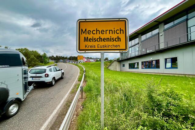 Im Rheinland wird sowie so kaum „ch“ gesprochen, sondern „sch“. Der Kernort der Stadt Mechernich wäre folglich „op Platt“ „Meischenisch“.  | Foto: Fotomontage: Ron Larmann/pp/Agentur ProfiPress