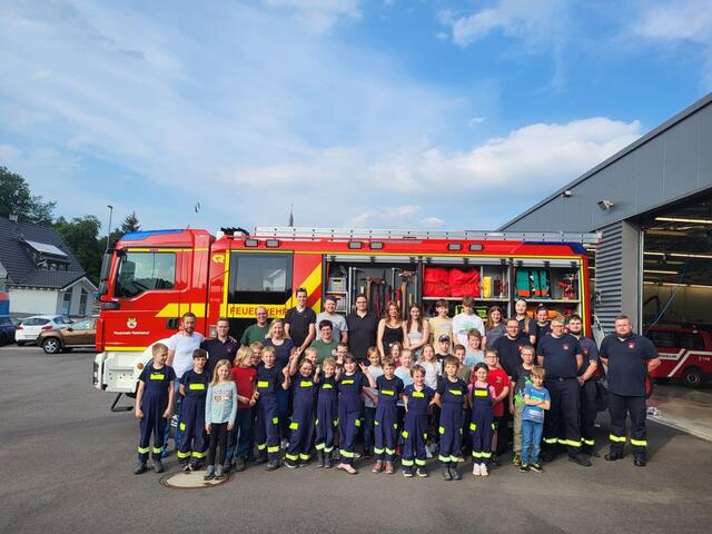 Kinderfeuerwehr und Waldjugend erlebten einen tollen Tag.                                 | Foto: (C) Feuerwehr Reichshof