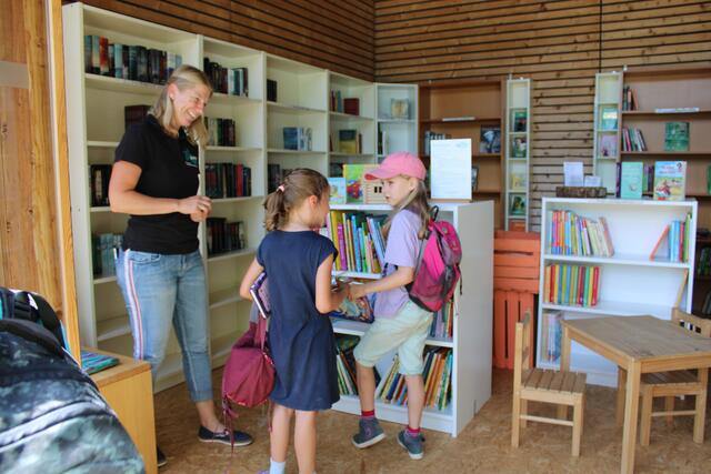 Schauen, stöbern, aussuchen, mitnehmen. Das Angebot in der Bücherbude wechselt ständig.  | Foto: © BAV