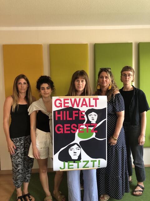 Das Team der Frauenberatungsstelle „Frauen helfen Frauen im Rhein-Erft-Kreis“.  | Foto: Frauenberatung