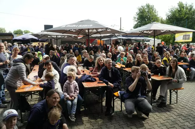 Das ist ein „Pflichtermin“ im Brühler Veranstaltungskalender, denn hier wird immer viel geboten: Das Sommerfest der Fidelen Bröhler Falkenjäger. | Foto: Fidele Bröhler Falkenjäger