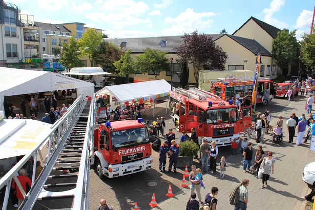 Die Feuerwehr beteiligt sich regelmäßig am Brunnenfest - die Stadt freut sich über viele weitere Mitwirkende. | Foto: foto: Archiv Manfred Lang/pp/Agentur ProfiPress