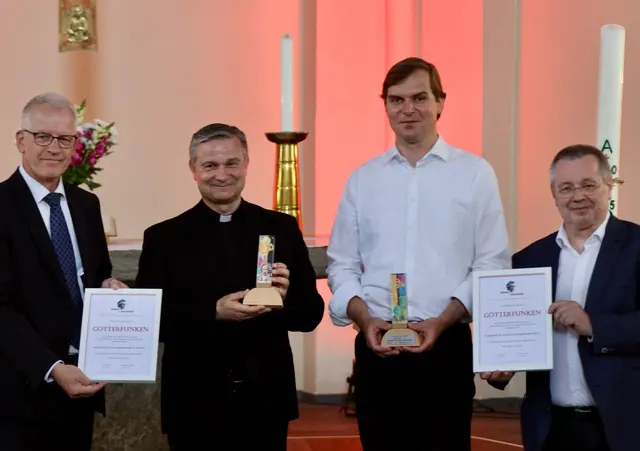 v.l.n.r:. Hans Christoph Pakleppa, Msgr. Markus Hofmann, Pfarrrer Martin Gröger, Stephan Eisel | Foto: Bürger für Beethoven