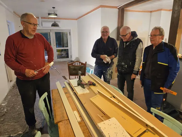 Zum harten Kern des ehrenamtlichen Bautrupps gehören die Vorstandsmitglieder (v.l.) Jürgen Schreer, Winfried Wilhelm, Hans Jürgen Nübel und Werner Irlenbusch.  | Foto: Gemeinnützige Verein Bickenbach