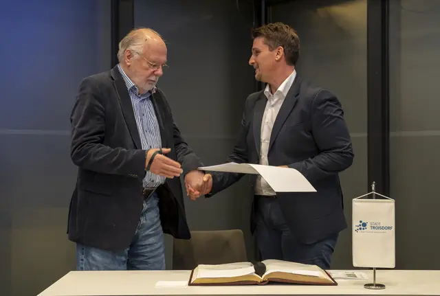 Harald Schliekert und Bürgermeister Alexander Biber. | Foto: Stadt Troisdorf