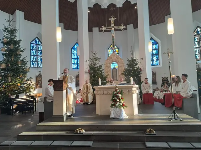 In der vollbesetzen Pfarrkirche in Meckenheim wurde der Abschiedsgottesdienst für Franz-Josef Steffl gefeiert. | Foto: Privat
