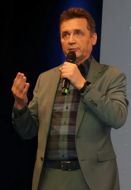 Der ARD-Meteorologe Donald Bäcker informierte über wissenschaftliche Hintergründe des Klimawandels und seine Folgen.  | Foto: OBK