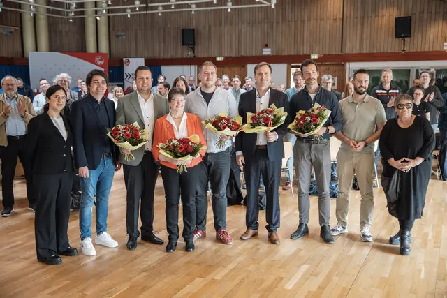 Sara Zorlu, Mario Dahm, Oliver Brock, Gisela Hein, Nico Novacek, Stefan Pohl, Simon Skibitzki, Nils Suchetzki und Katja Ruiters (v.l.n.r.).  | Foto: SPD