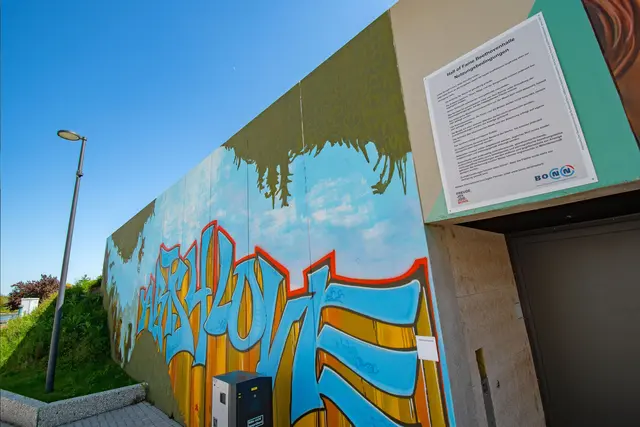 Legal gesprüht werden darf ab sofort in einem gekennzeichneten Bereich links neben der Zufahrt für Anlieferer an der Wachsbleiche. Unter welchen Bedingungen gesprayt werden darf, ist vor Ort erklärt.  | Foto: Sascha Engst/Bundesstadt Bonn