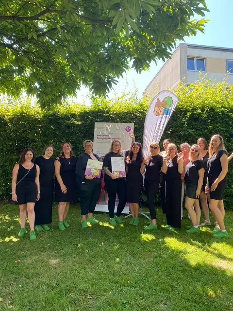 Das Team des Familienzentrums Kindertreff Eichen freut sich über die Auszeichnung als anerkannter Bewegungskindergarten. | Foto: Heike Höller