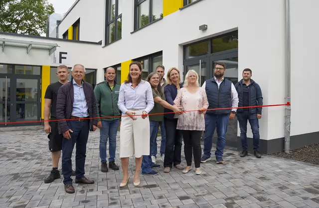 Mit der offiziellen Einweihung wurde der neue Anbau der GGS Isengarten seiner Bestimmung übergeben.  | Foto: Marktstadt Waldbröl