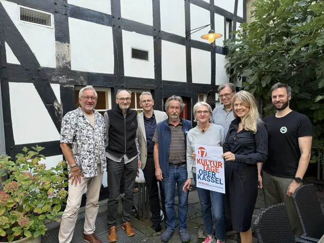 Seit Monaten bereitet das Organisationsteam die 17. Oberkasseler Kulturtage vor. Die ehrenamtlich engagierten Mitwirkenden stellen auch in diesem Jahr wieder ein Programm mit Konzerten, Lesungen, Ausstellungen, Kunstmeile und offenen Ateliers an zahlreichen Orten im Stadtteil auf die Beine. | Foto: Veranstalter