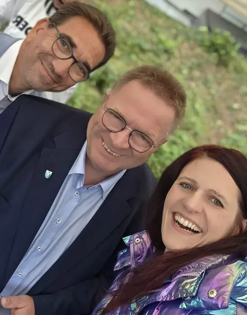 OB Guido Déus eröffnete gemeinsam mit Bezirksbürgermeister Christoph Schada von Borzyskowski und der Beigeordneten Azra Zürn das Fest zum Abschluss der Kinderrechtewochen.  | Foto: Bezirkverwaltungsstelle Hardtberg