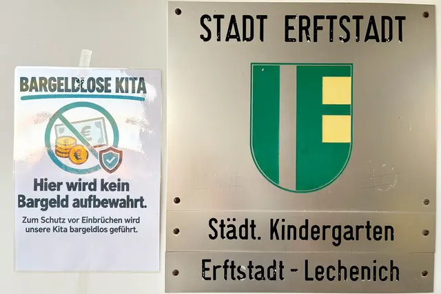 An den Türen der städtischen Kitas wird darauf hingewiesen, dass ab sofort kein Bargeld mehr in den Einrichtungen zu finden ist. | Foto: Stadt Erftstadt
