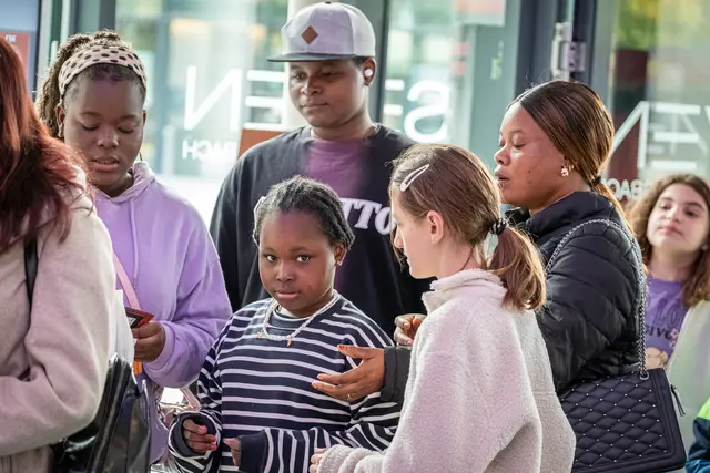 Mehr als 300 Kinder, Jugendliche und Begleitpersonen folgten der Einladung. | Foto: Gregor Bestgen