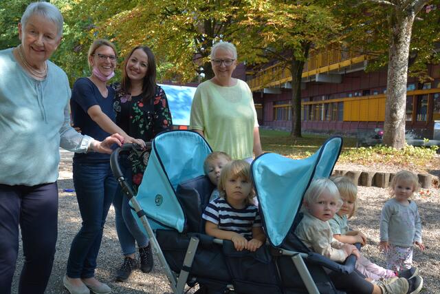 Zu viert im Kinderwagen: Neues Gefhrt fr die Knguru-Kids - Gummersbach