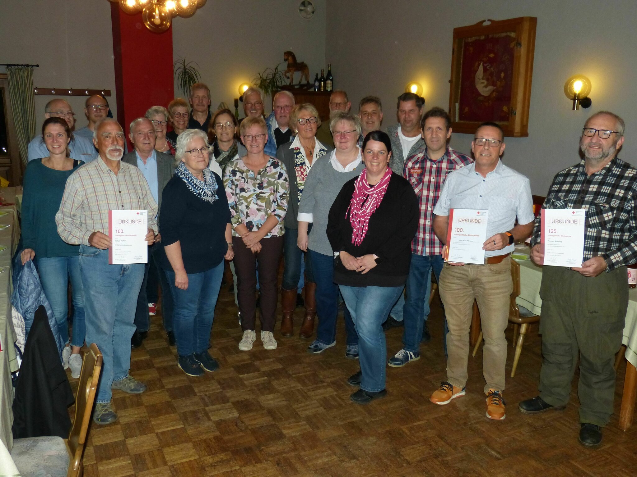DRK-Ortsverein Eitorf: Rotes Kreuz ehrte verdiente Blutspender - Eitorf