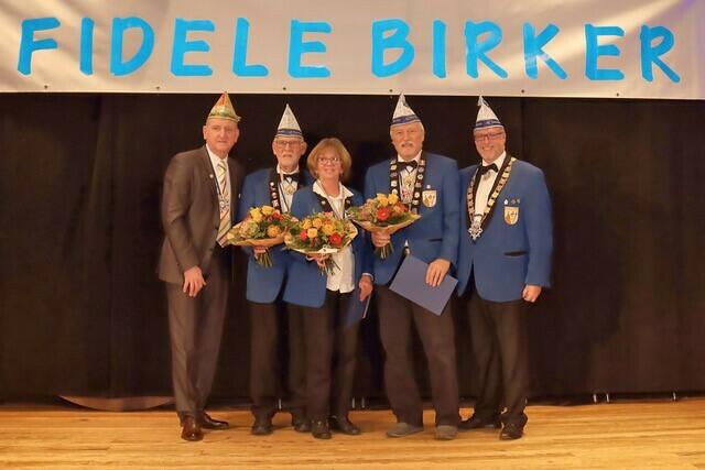Jörg Sola (Reginalverband RSE), Karl-Josef Felder, Annemie Felder, 
Peter Jost und Präsident Torsten Büllesbach (v.l.n.r.).  | Foto: KG
