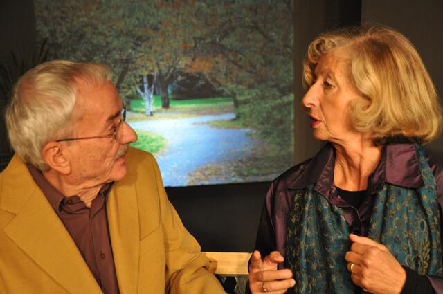 Elisabeth (Sabine Wenkel) und Anton (Hansjörg Eichert).  | Foto: TiK