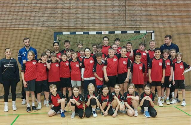 Das Miteinander im Sport, aber auch intensives Training standen bei dem Handball-Camp des TuS Wesseling im Vordergrund. | Foto: Bernd Wagner