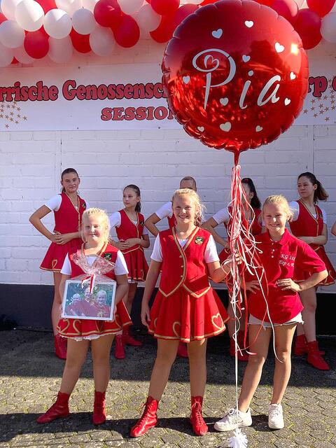 Lynn, Pia und Emily freuen sich schon riesig auf die kommende Session.  | Foto: KG 111 Erp
