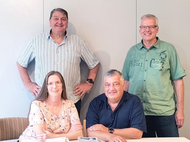 Karl-Josef Welter (hinten v.l.), Thomas Fuß, (vorne v.l.) Bettina Tanneberger und Robert Niederprüm hoffen auf zahlreiche Spenden.  | Foto: Tanneberger