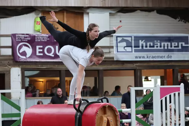 Die Voltigierer zeigten beste Leistungen.  | Foto: (c) Verein